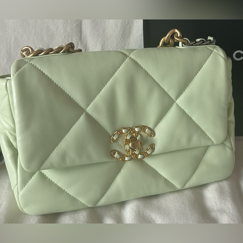 Chanel 19 bag mint green Full Set from 2022